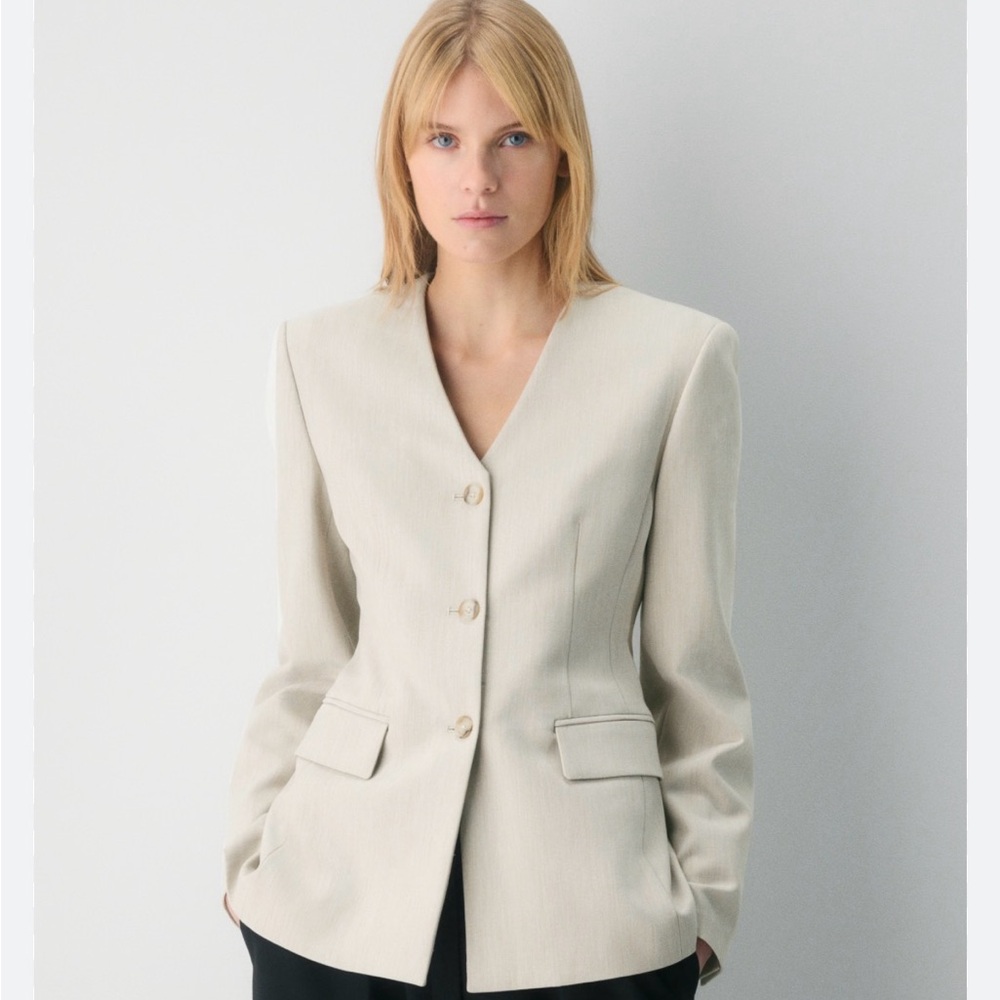 Aritzia Cream ‘Sidecar’ Blazer ♥️
